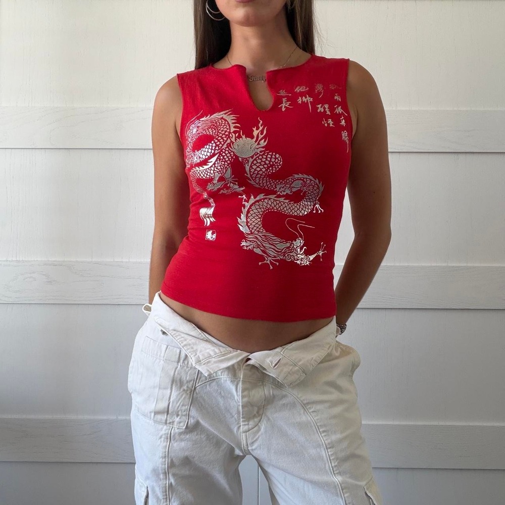 Vintage Silhouette Red Dragon Graphic Sleeveless Top Y2K Notched Neck Medium